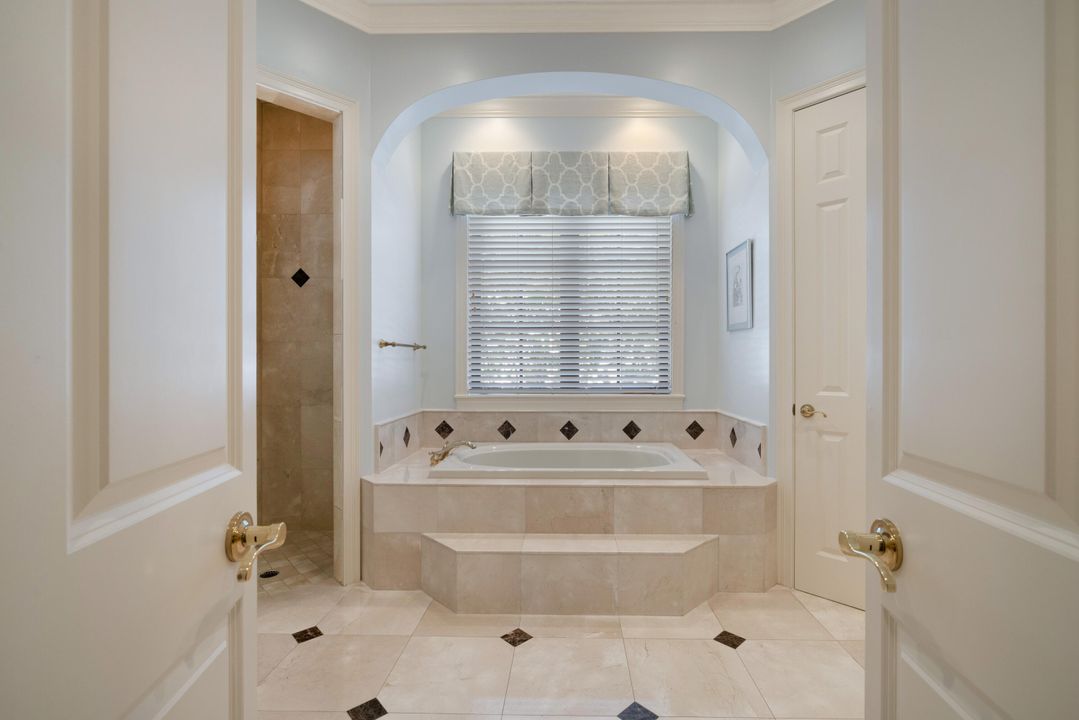 For Sale: $1,800,000 (3 beds, 3 baths, 1396 Square Feet)