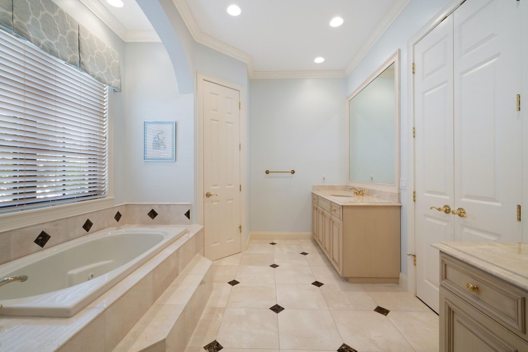 For Sale: $1,800,000 (3 beds, 3 baths, 1396 Square Feet)