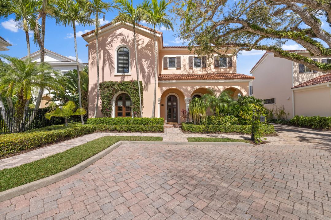 For Sale: $1,800,000 (3 beds, 3 baths, 1396 Square Feet)