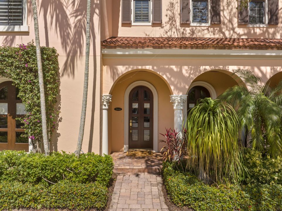 For Sale: $1,800,000 (3 beds, 3 baths, 1396 Square Feet)