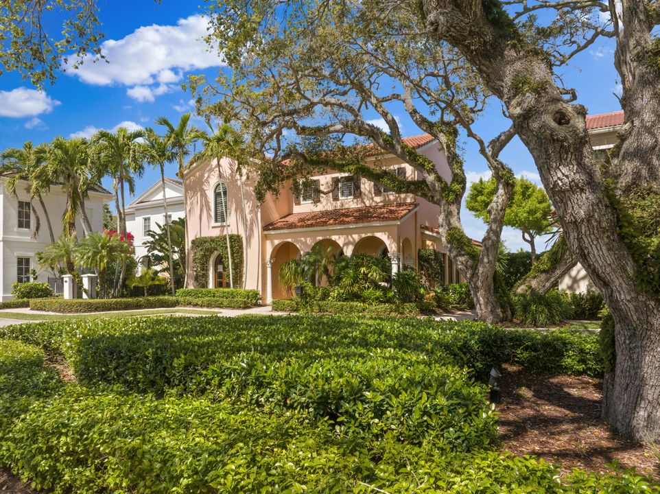 For Sale: $1,800,000 (3 beds, 3 baths, 1396 Square Feet)