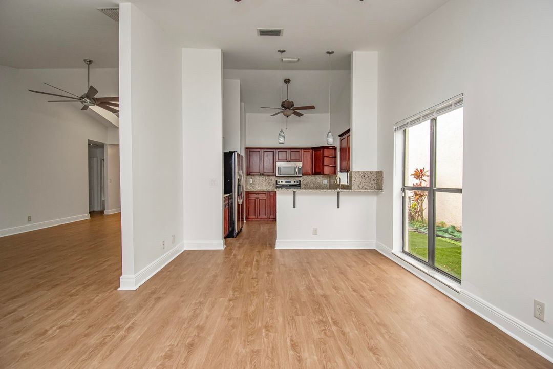 合同活跃: $4,500 (3 贝兹, 3 浴室, 1781 平方英尺)