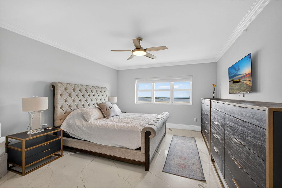 合同活跃: $4,950 (3 贝兹, 3 浴室, 1537 平方英尺)