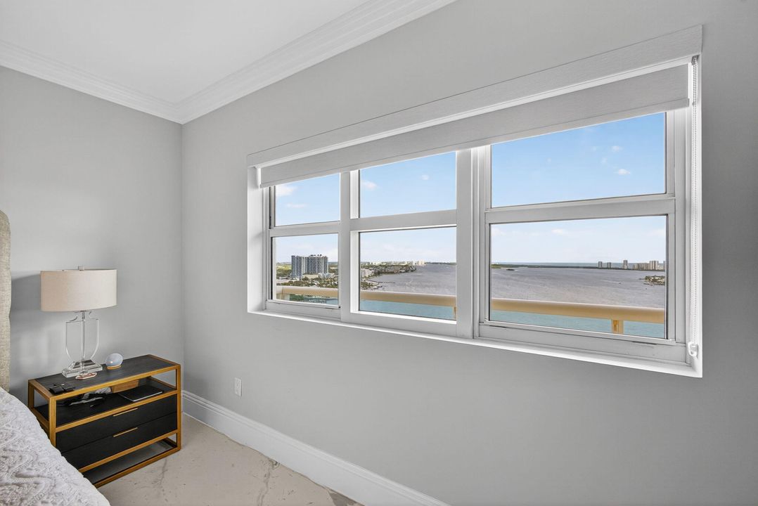 合同活跃: $4,950 (3 贝兹, 3 浴室, 1537 平方英尺)