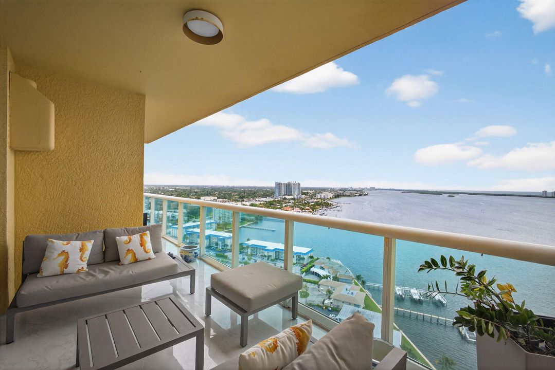 合同活跃: $4,950 (3 贝兹, 3 浴室, 1537 平方英尺)