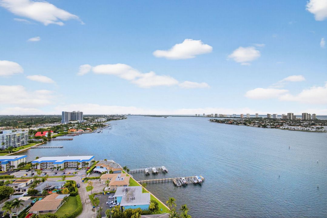 合同活跃: $4,950 (3 贝兹, 3 浴室, 1537 平方英尺)