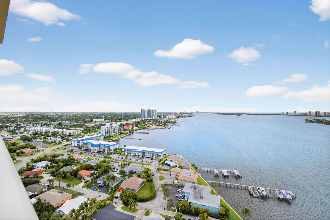 合同活跃: $4,950 (3 贝兹, 3 浴室, 1537 平方英尺)