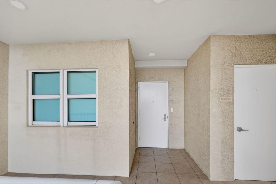 合同活跃: $4,950 (3 贝兹, 3 浴室, 1537 平方英尺)