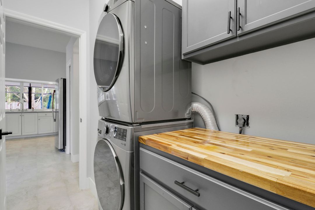 For Sale: $489,500 (3 beds, 2 baths, 1767 Square Feet)