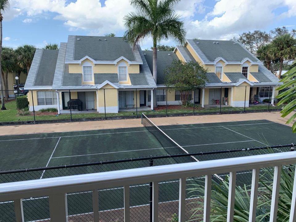 For Rent: $2,250 (2 beds, 2 baths, 981 Square Feet)