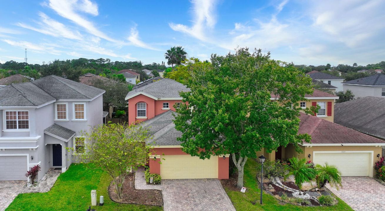 待售: $269,000 (2 贝兹, 2 浴室, 1579 平方英尺)