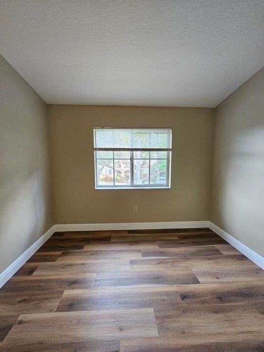 For Rent: $2,100 (3 beds, 2 baths, 1092 Square Feet)