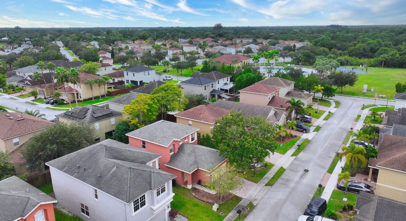 待售: $269,000 (2 贝兹, 2 浴室, 1579 平方英尺)