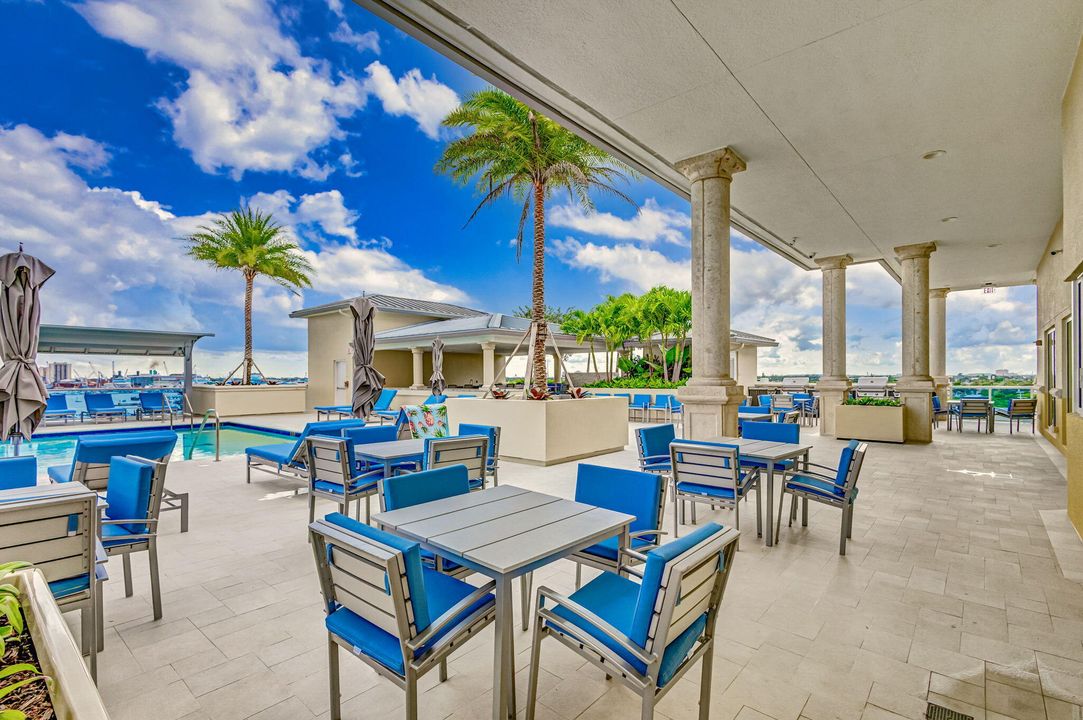 合同活跃: $4,950 (3 贝兹, 3 浴室, 1537 平方英尺)