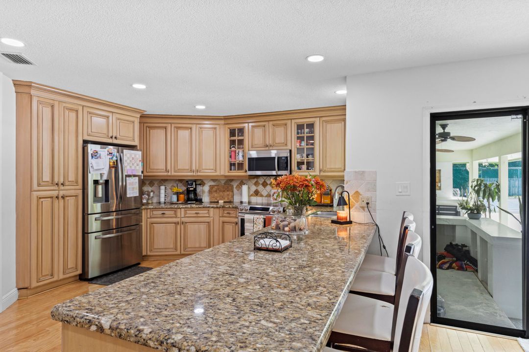 待售: $1,299,999 (5 贝兹, 3 浴室, 2806 平方英尺)