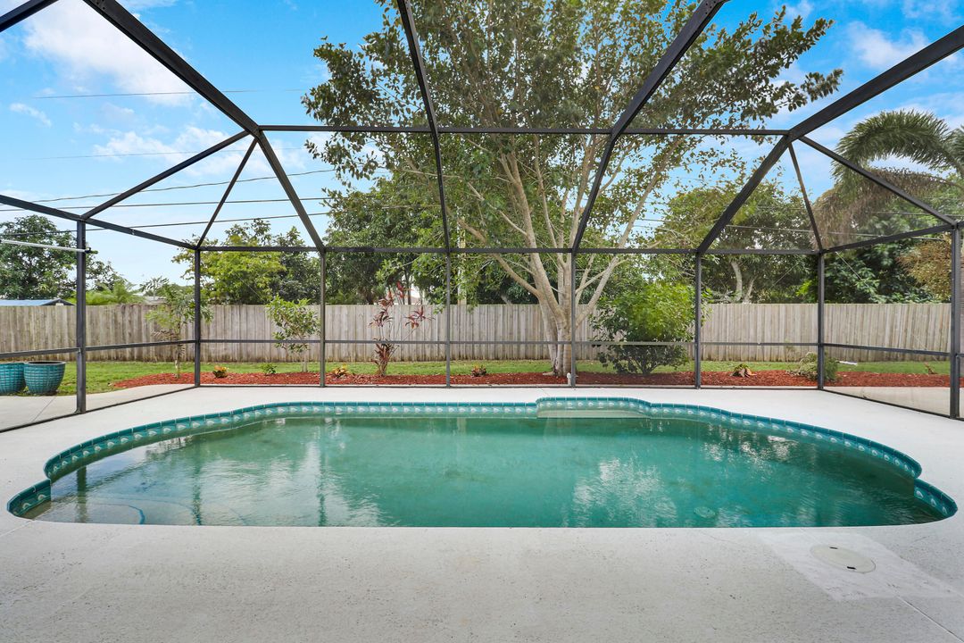 For Sale: $489,500 (3 beds, 2 baths, 1767 Square Feet)