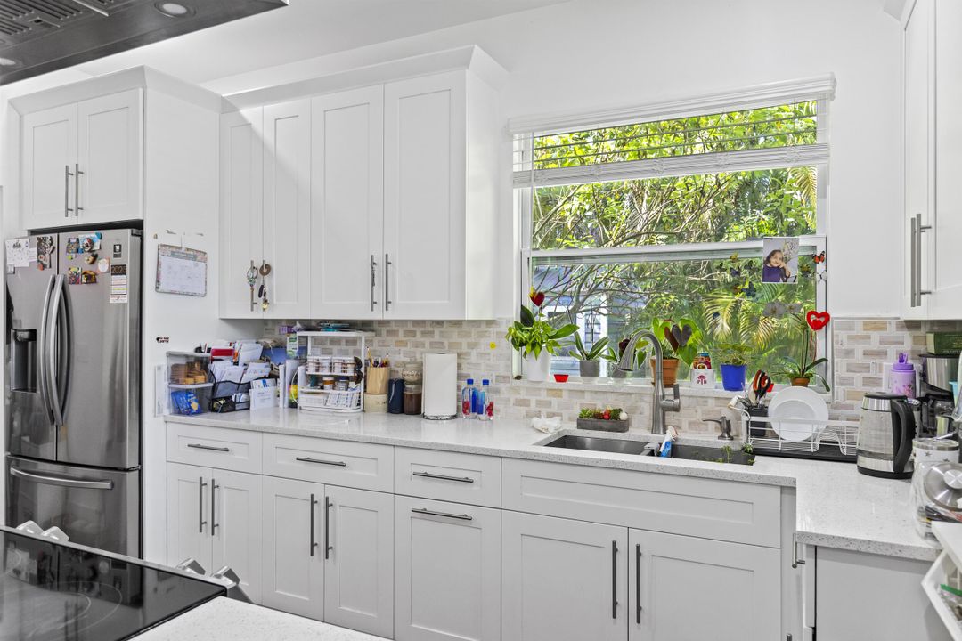 待售: $1,299,999 (5 贝兹, 3 浴室, 2806 平方英尺)