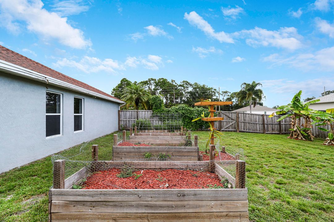 For Sale: $489,500 (3 beds, 2 baths, 1767 Square Feet)