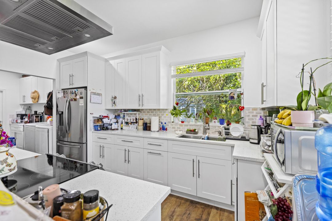 待售: $1,299,999 (5 贝兹, 3 浴室, 2806 平方英尺)