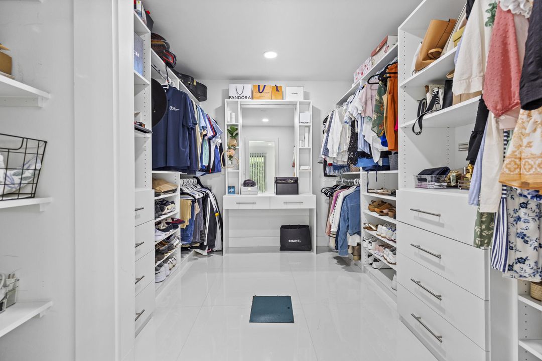 待售: $1,299,999 (5 贝兹, 3 浴室, 2806 平方英尺)