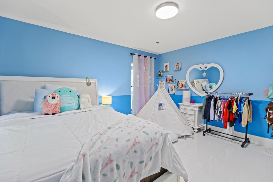 待售: $1,299,999 (5 贝兹, 3 浴室, 2806 平方英尺)