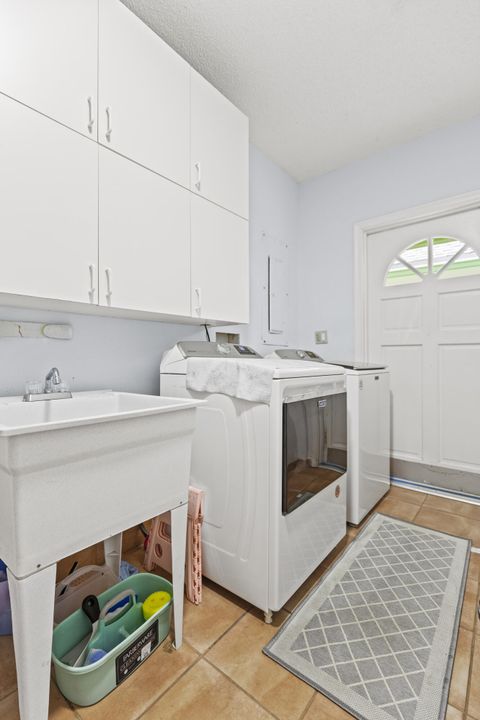 待售: $1,299,999 (5 贝兹, 3 浴室, 2806 平方英尺)