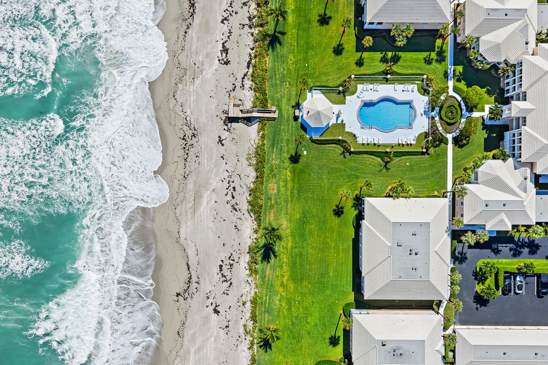 На продажу: $4,500,000 (2 спален, 2 ванн, 2360 Квадратных фут)