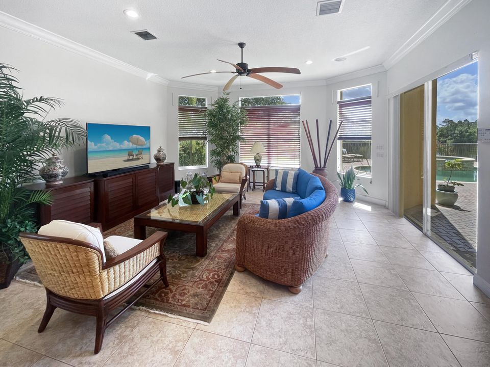 待售: $1,359,000 (5 贝兹, 6 浴室, 4882 平方英尺)