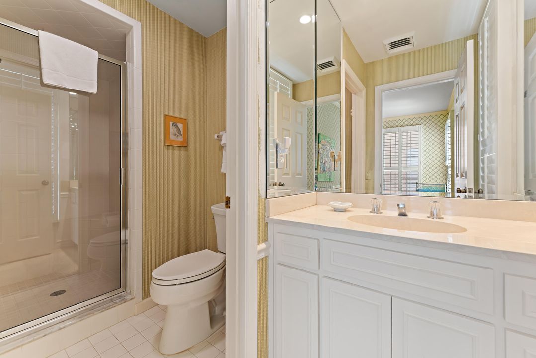 На продажу: $4,500,000 (2 спален, 2 ванн, 2360 Квадратных фут)