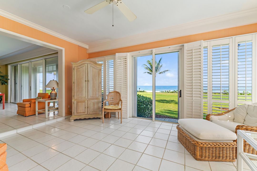 На продажу: $4,500,000 (2 спален, 2 ванн, 2360 Квадратных фут)