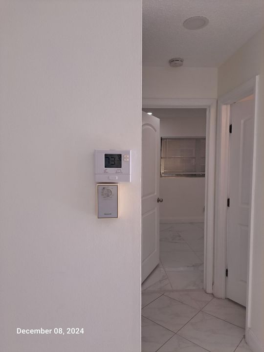 Active With Contract: $1,600 (2 beds, 2 baths, 910 Square Feet)