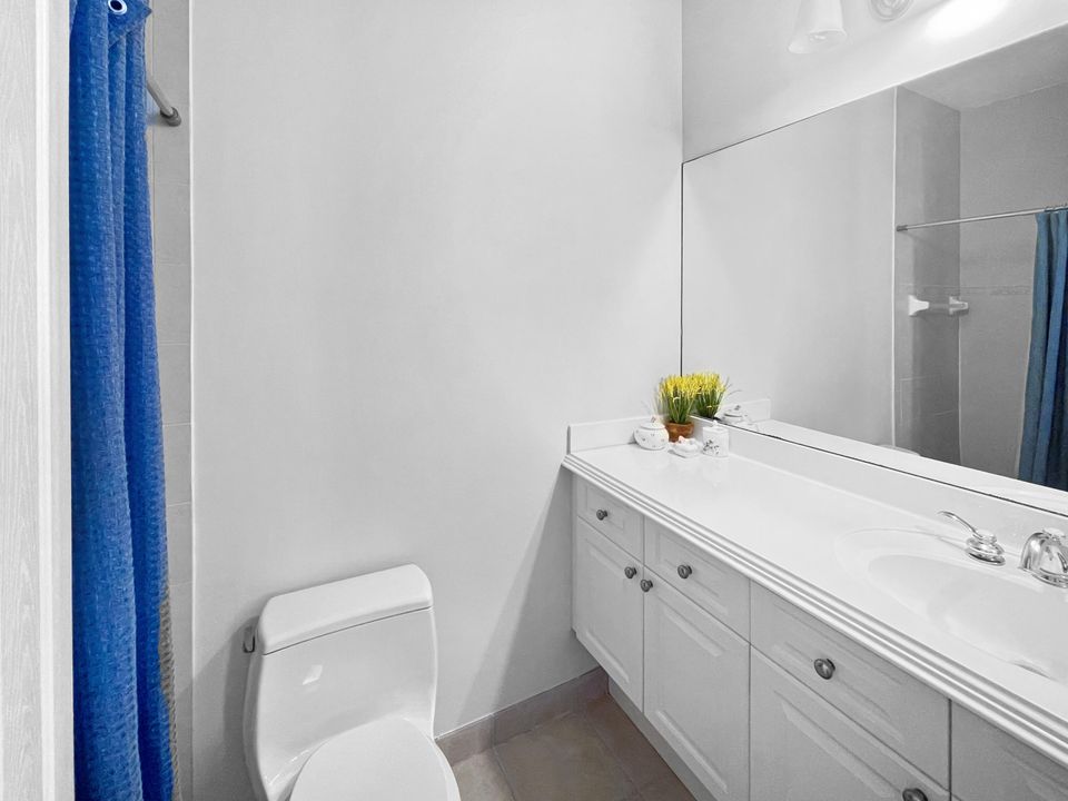 待售: $1,359,000 (5 贝兹, 6 浴室, 4882 平方英尺)