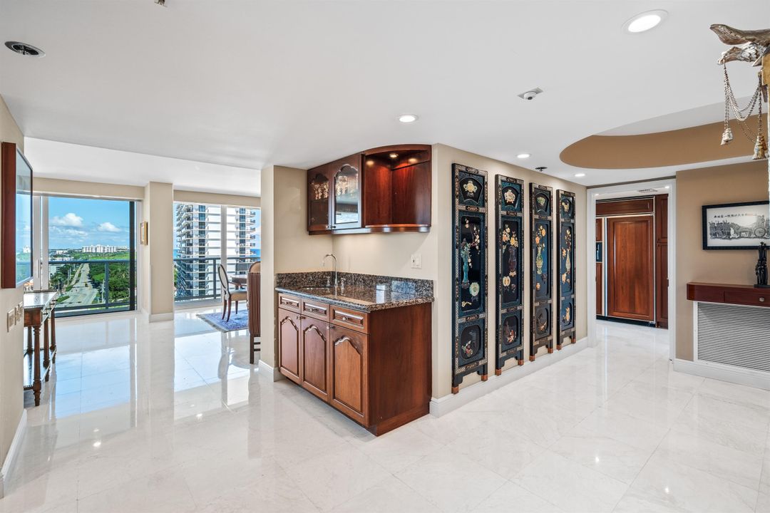 For Sale: $2,950,000 (3 beds, 3 baths, 2296 Square Feet)