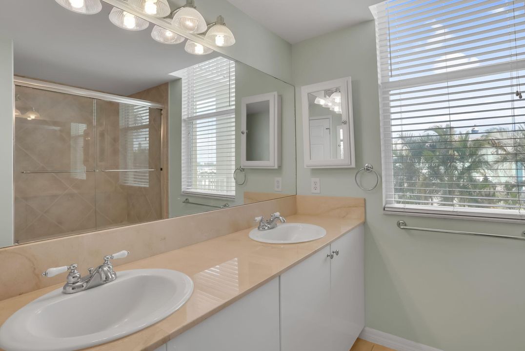 For Sale: $599,000 (3 beds, 2 baths, 1632 Square Feet)