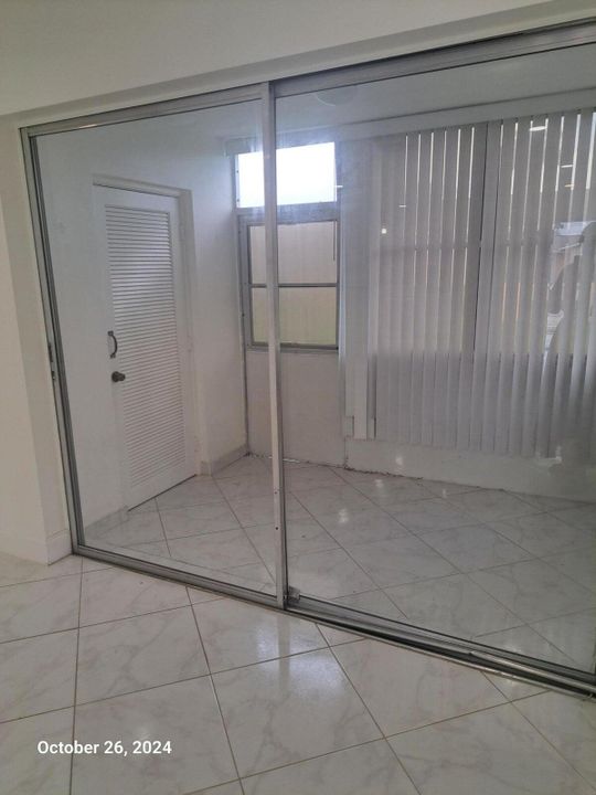 Active With Contract: $1,600 (2 beds, 2 baths, 910 Square Feet)