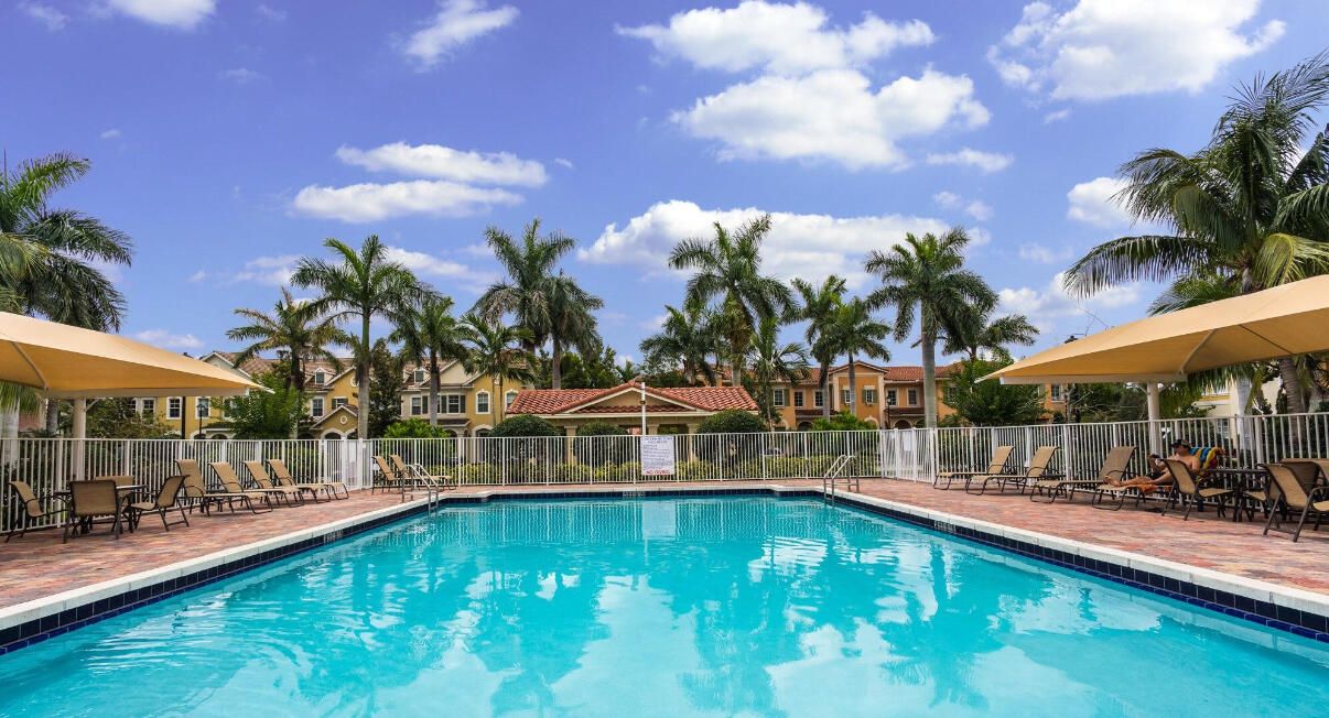 Active With Contract: $499,925 (3 beds, 2 baths, 1410 Square Feet)