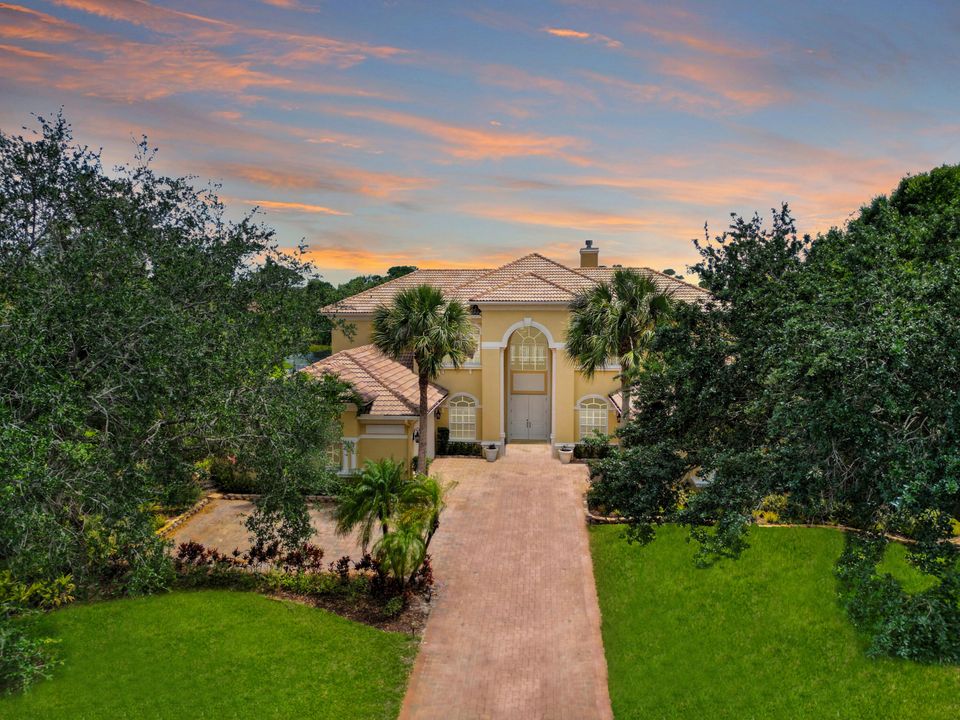 待售: $1,359,000 (5 贝兹, 6 浴室, 4882 平方英尺)