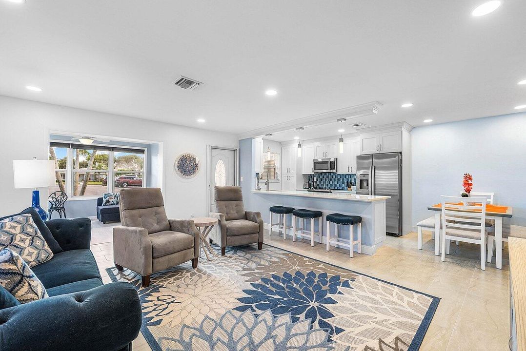 For Sale: $219,000 (2 beds, 2 baths, 1386 Square Feet)