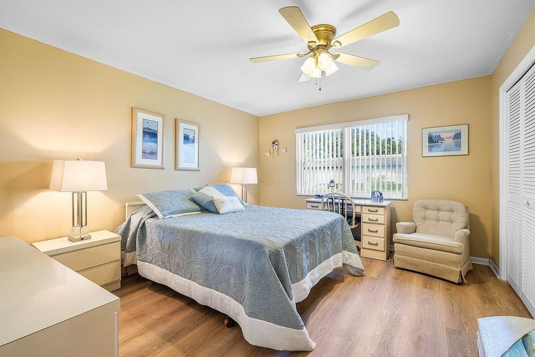 For Sale: $219,000 (2 beds, 2 baths, 1386 Square Feet)