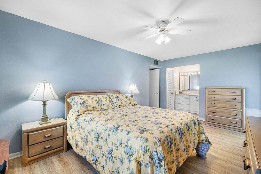 For Sale: $219,000 (2 beds, 2 baths, 1386 Square Feet)