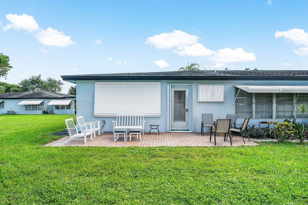 For Sale: $219,000 (2 beds, 2 baths, 1386 Square Feet)