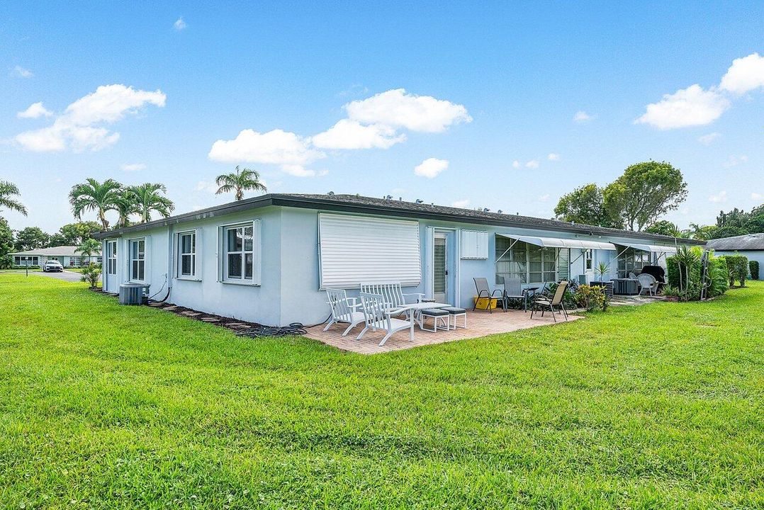 For Sale: $219,000 (2 beds, 2 baths, 1386 Square Feet)