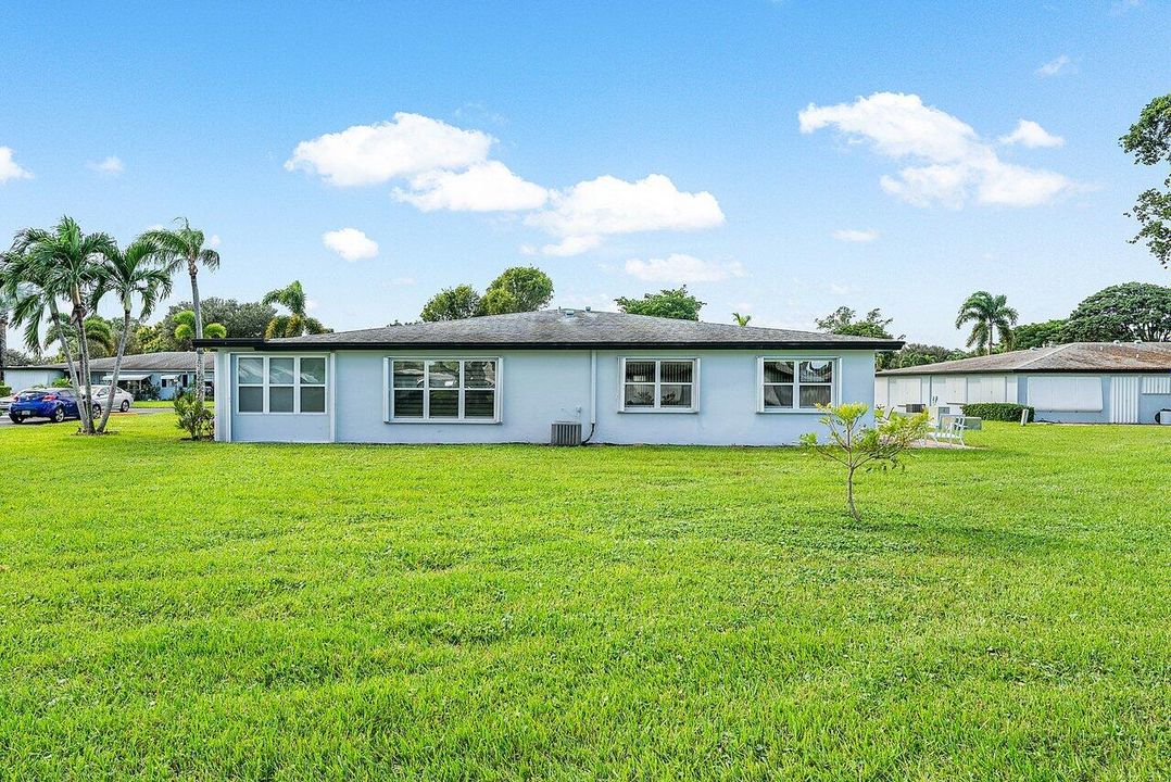 For Sale: $219,000 (2 beds, 2 baths, 1386 Square Feet)