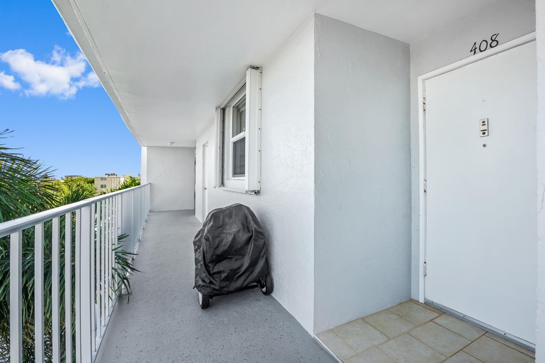 На продажу: $329,900 (2 спален, 2 ванн, 899 Квадратных фут)