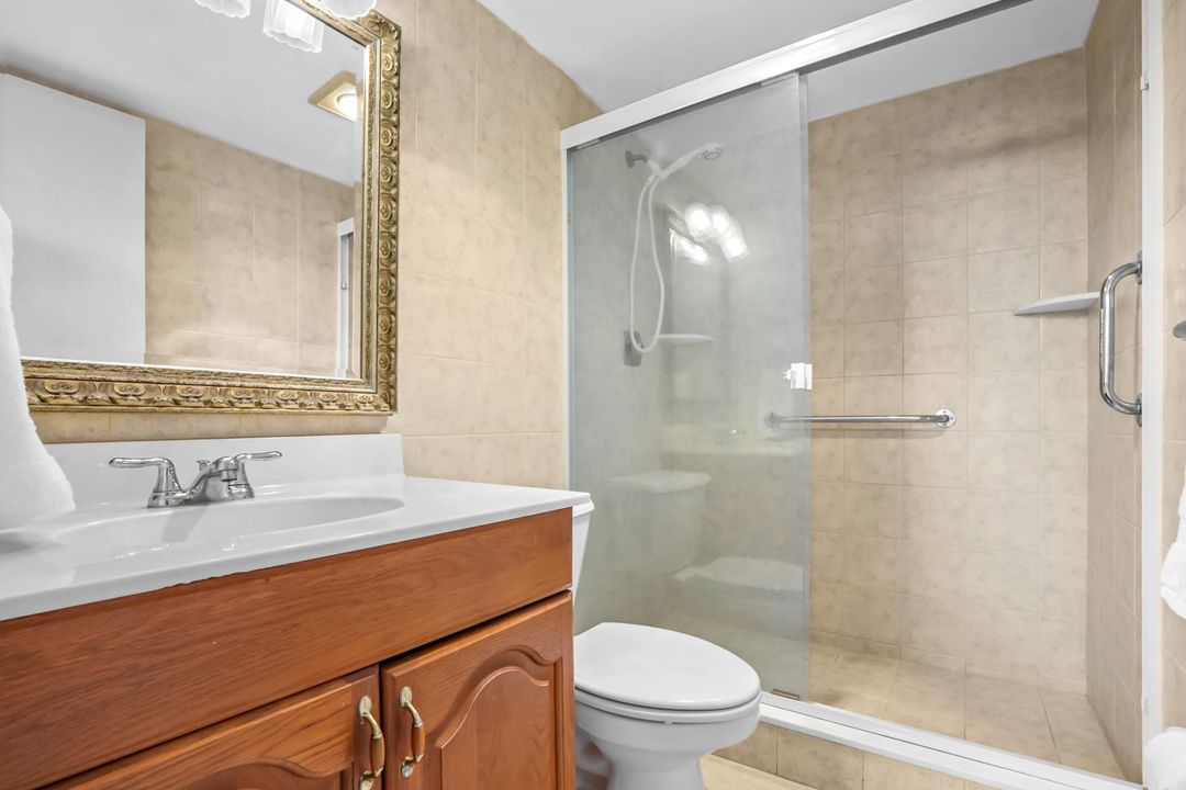 На продажу: $329,900 (2 спален, 2 ванн, 899 Квадратных фут)