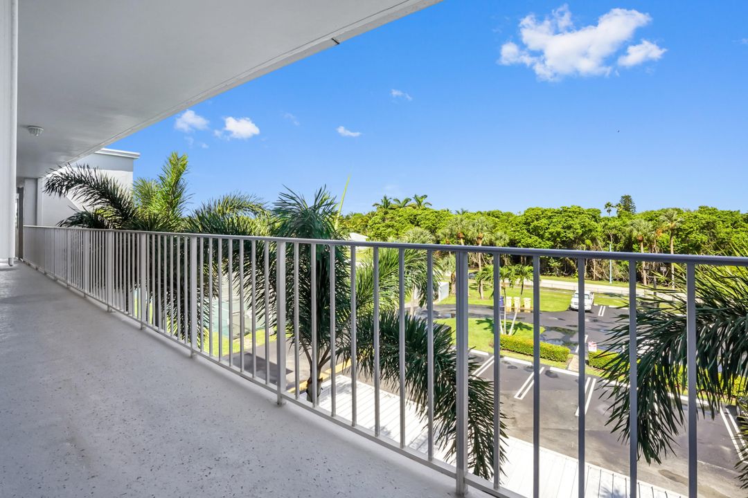 На продажу: $329,900 (2 спален, 2 ванн, 899 Квадратных фут)