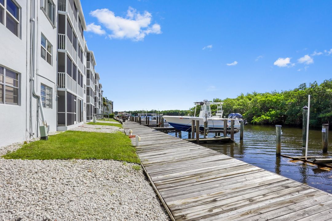 На продажу: $329,900 (2 спален, 2 ванн, 899 Квадратных фут)