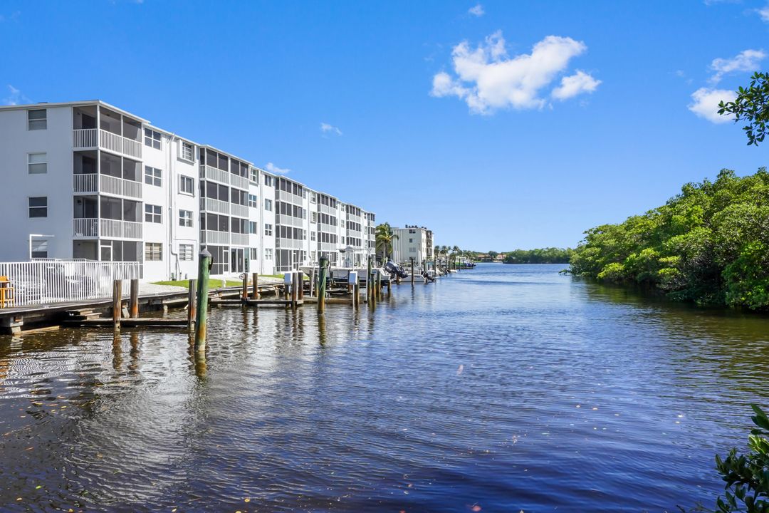 На продажу: $329,900 (2 спален, 2 ванн, 899 Квадратных фут)