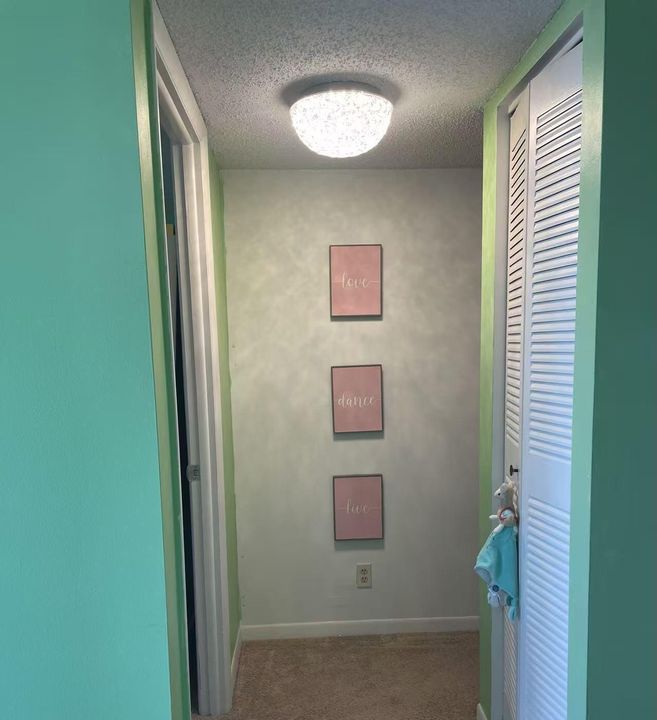 For Rent: $1,600 (1 beds, 1 baths, 704 Square Feet)