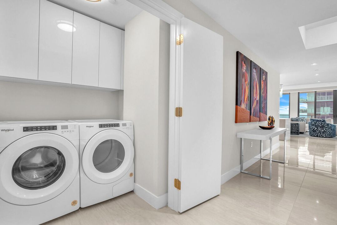 For Sale: $3,200,000 (2 beds, 2 baths, 2525 Square Feet)